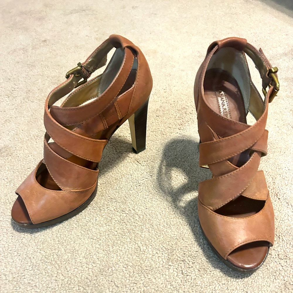 Banana Republic tan leather sandals size 7.5